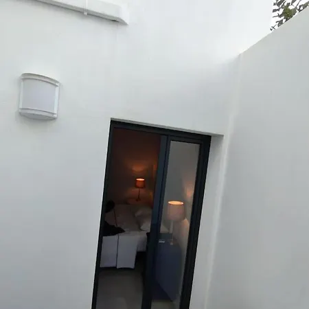 Hébergement de vacances Typical House Downtown Private Entrance