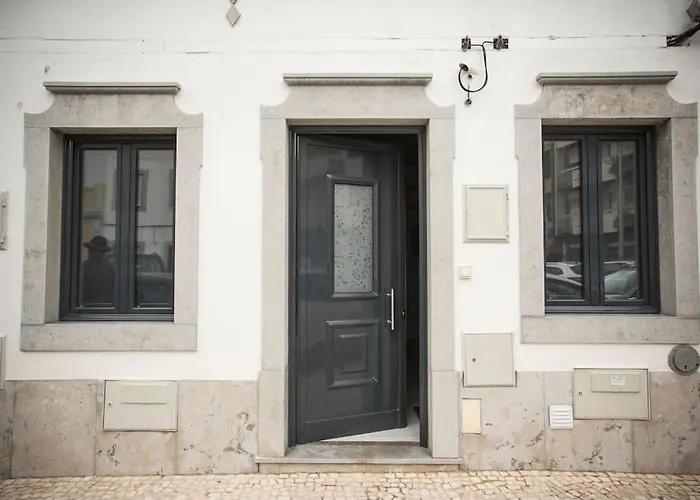 Typical House Downtown Private Entrance * Dystrykt Faro