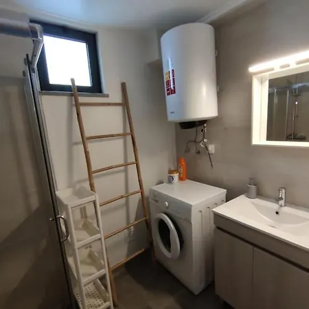 펜션 Typical House Downtown Private Entrance 파로