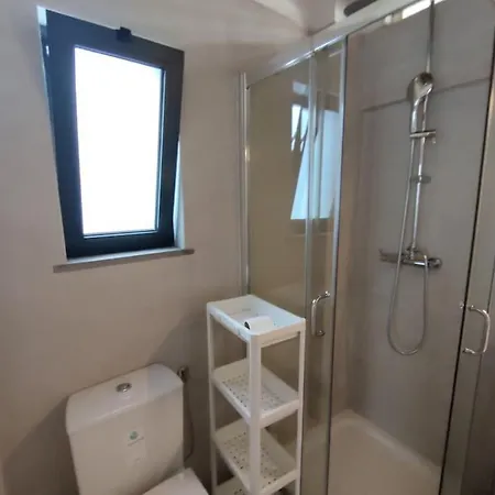 Typical House Downtown Private Entrance * 파로