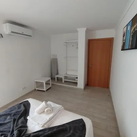 Typical House Downtown Private Entrance 펜션