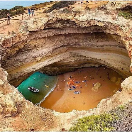 Typical House Downtown Private Entrance 펜션 *