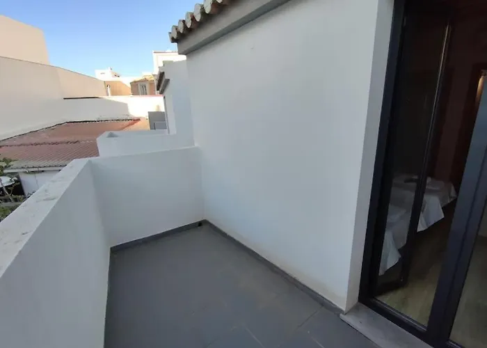Typical House Downtown Private Entrance